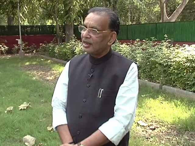 किसानों की आत्महत्या चिंता का विषय : चलते-चलते में राधामोहन सिंह