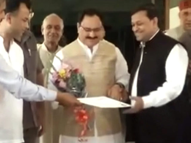 एम्स में भ्रष्टाचार की जांच में ढिलाई बरत रही सरकार?