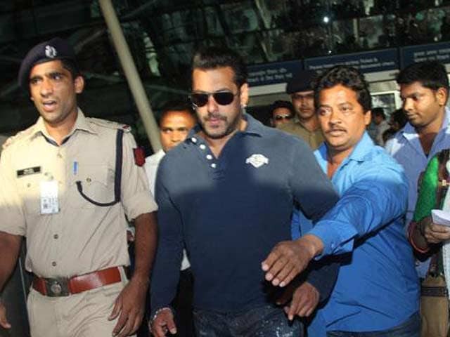 Video : Salman Khan Flies to Mumbai on Eve of Hit-And-Run Verdict