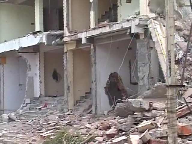 Bengaluru's Lake Bed Homes Get Temporary Reprieve From Bulldozers