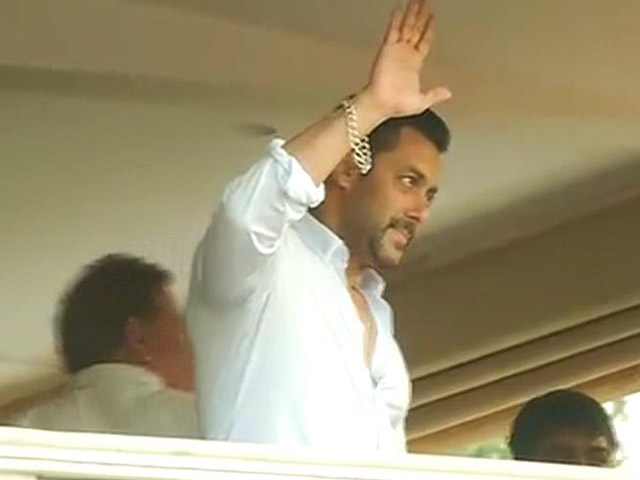 At Home, Salman Greets Fans With a Namaste and Wave