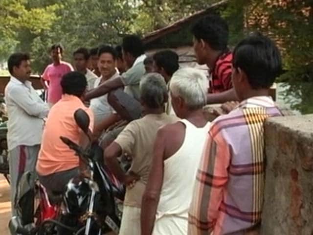 Videos : नक्सलियों द्वारा ग्रामीण की हत्या करने के बाद सुकमा के गांव में पसरा मातम
