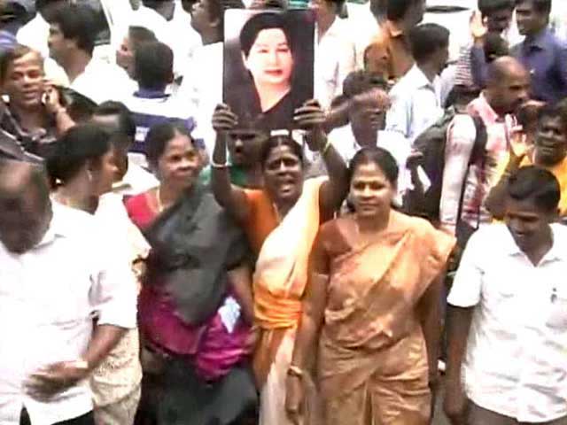 Video : Jayalalithaa Acquitted in Corruption Case, Paving Way for Return to Office