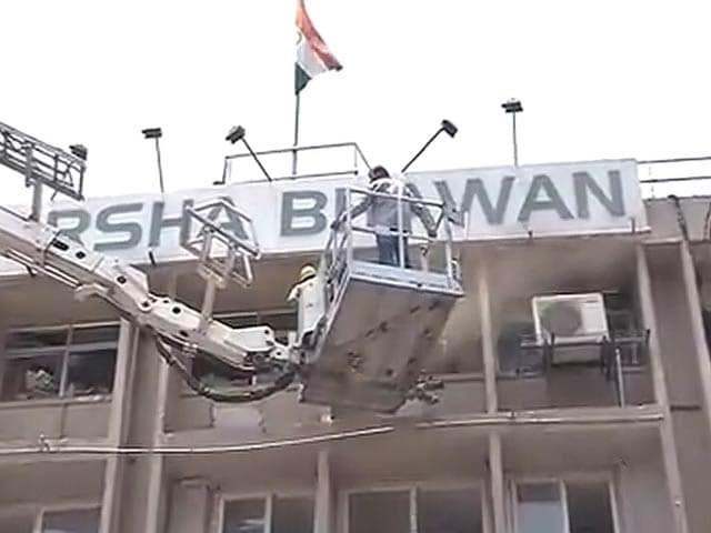 Video : After Fire at Central Delhi Bank, All Evacuated Safely: Officials