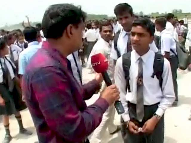 अमेठी में भूकंप के झटकों के बाद खाली करवाया गया स्कूल