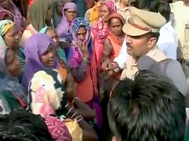 Video : बदरपुर-फ़रीदाबाद रोड पर सब इंस्पेक्टर की गाड़ी से कुचलकर तीन की मौत