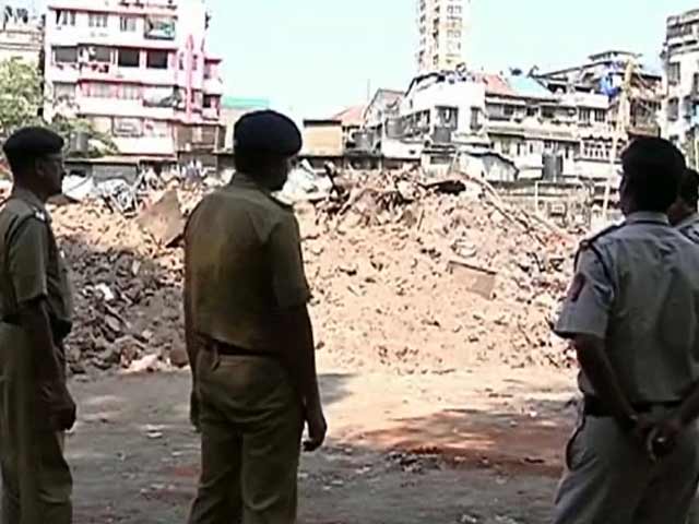 Video : मुंबई : आग लगने से गिरी इमारत के मलबे में 20 किलो सोना!