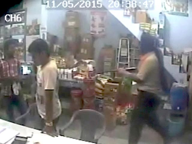 Video : कैमरे में कैद : पंजाब में अकाली नेता ने दुकान में घुसकर मारी गोली