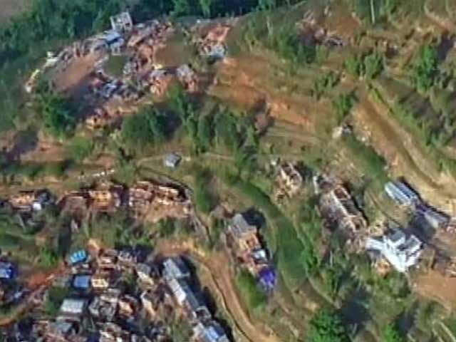 नेपाल में आए भूकंप के बाद तबाह हुए चौतारा की हवाई तस्वीरें