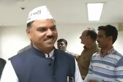 डिग्री मामले में दिल्ली के कानून मंत्री जीतेंद्र सिंह की बढ़ीं मुश्किलें डिग्री मामले में दिल्ली के कानून मंत्री जीतेंद्र सिंह की बढ़ीं मुश्किलें