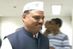 खबरों की खबर : दिल्ली के कानून मंत्री की मुश्किलें बढ़ीं खबरों की खबर : दिल्ली के कानून मंत्री की मुश्किलें बढ़ीं