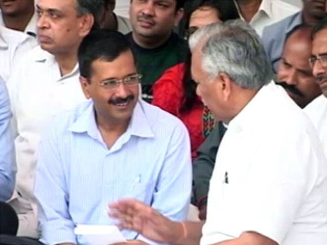 मीडिया के खिलाफ केजरीवाल सरकार के सर्कुलर पर सुप्रीम कोर्ट की रोक