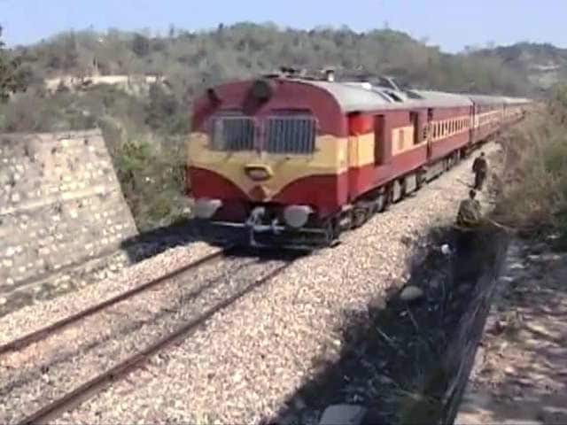 Video : Court Gives Centre One Month to Reply on Alleged Faulty Rail Line in Jammu and Kashmir