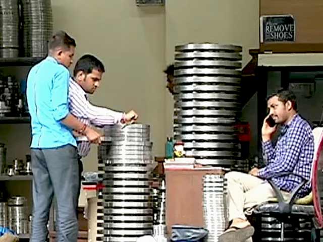 महाराष्ट्र सरकार से नाराज़ व्यापारी चले गुजरात