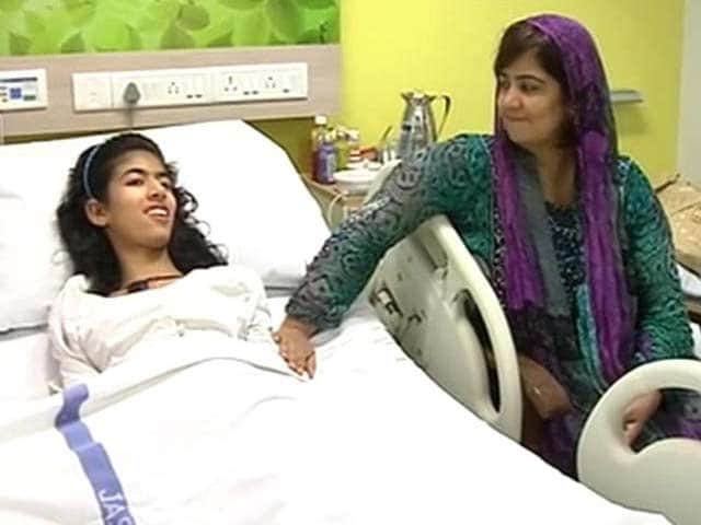 Video : Mumbaikars Come Together to Help This Teen From Pakistan