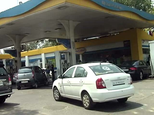 तेल का खेल : क्यों बेमेल हैं क़ीमतें?