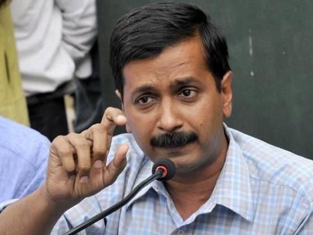 दिल्ली में अधिकारों की जंग : LG के बाद प्रणब से मिले केजरीवाल