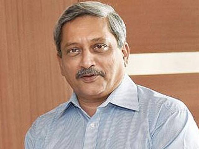 आतंकवाद पर बोले रक्षा मंत्री मनोहर पर्रिकर- कांटे से निकलेगा कांटा