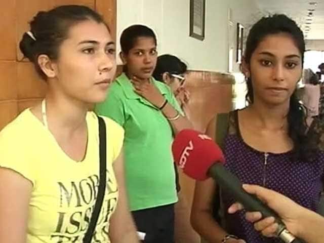 Video : Delhi University's First Open Day Sessions for Fresh Admissions Leave Students Bemused