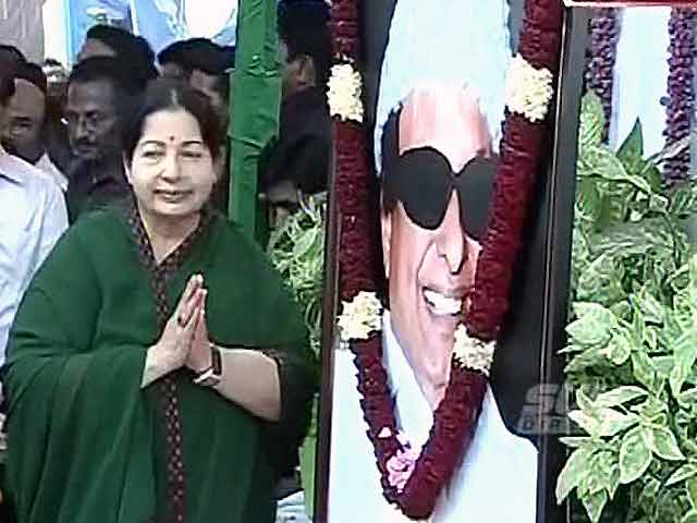 जयललिता ने सरकार बनाने का दावा पेश किया, समर्थकों में जबरदस्त उत्साह