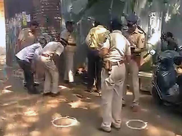 Videos : गैंगवार की आशंका : मुंबई में फिल्म सिटी में फायरिंग, एक घायल