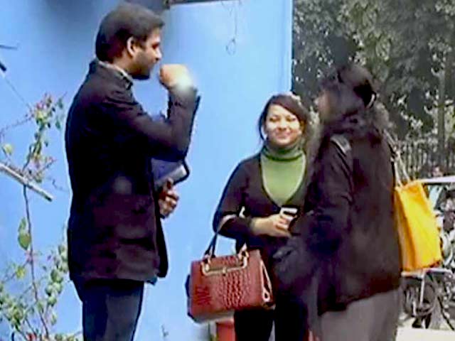 Chhupa Rustam: Stinky Hands? No Way