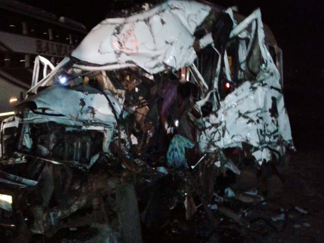 मुंबई-अहमदाबाद हाइवे पर दुर्घटना, 11 लोगों की मौत