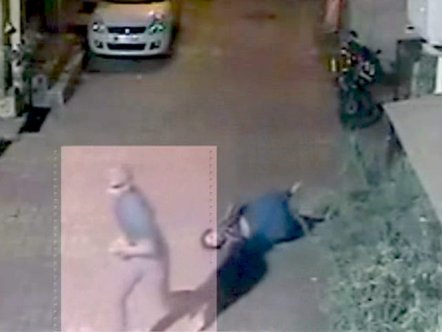 सीसीटीवी में कैद : मुंबई से सटे कल्याण में बुजुर्ग महिला से छीनी चेन