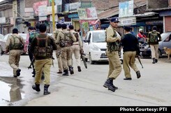 Terrorists Targeting Mobile Towers, Telecom Shops in Northern Kashmir: Police Terrorists Targeting Mobile Towers, Telecom Shops in Northern Kashmir: Police