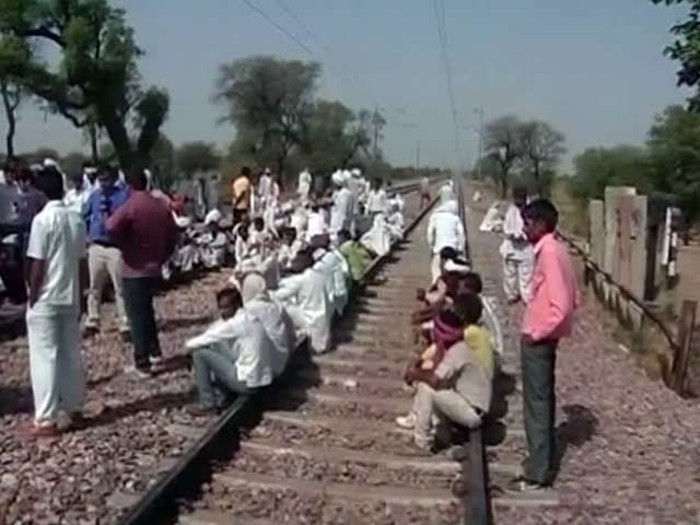 गुर्जर आंदोलन : रेलवे ट्रैक खाली करवाने के लिए भेजी जा रही हैं बीएसएफ की 18 कंपनियां