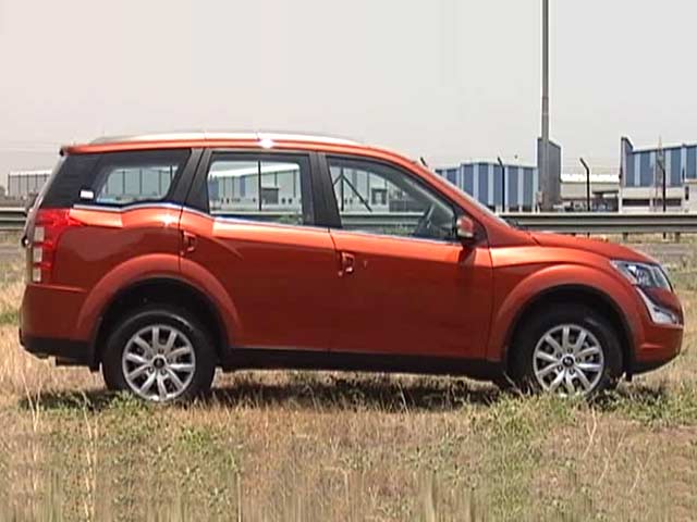 CNB Bazaar Buzz: Mahindra XUV500 Facelift Review, Add Bluetooth to Audio System, ASK SVP & Daimler's India Plan