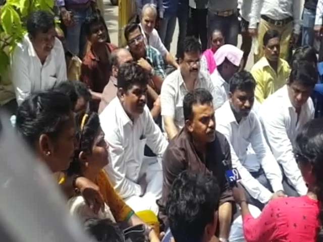 महाराष्ट्र में मांसाहारी होने के चलते मराठी युवक को फ्लैट देने से किया इनकार!