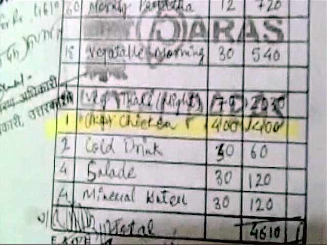 उत्तराखंड त्रासदी के दौरान राहत के काम में जुटे अफसर ले रहे थे मटन, चिकन का मजा