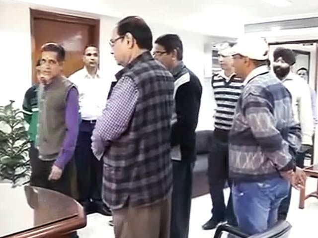 कांग्रेस का आरोप, प्रॉपर्टी डीलरों के हाथ में खेल रहे हैं AAP मंत्री सत्येंद्र जैन