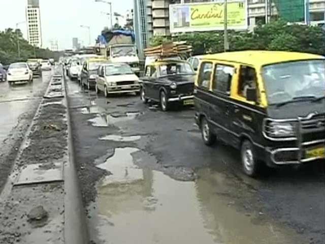Video : As Mumbai Braces for Monsoon, Civic Body Promises Fewer Potholes, Less Waterlogging