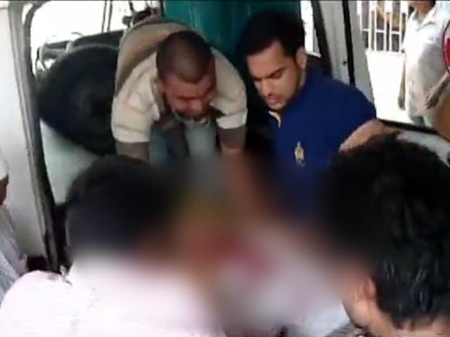 Videos : हजारीबाग की सदर कोर्ट में फ़ायरिंग, एक गैंगस्टर की मौत