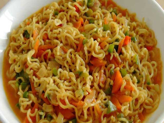 मैगी विवाद : नेस्ले के अधिकारियों ने दिल्ली के स्वास्थ्य मंत्री के समक्ष रखा अपना पक्ष