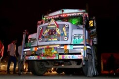 दिल्ली : डंपर चालक ने पुलिसकर्मी को किया अगवा, बाद में हुआ गिरफ्तार दिल्ली : डंपर चालक ने पुलिसकर्मी को किया अगवा, बाद में हुआ गिरफ्तार