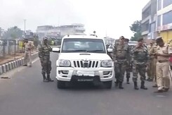 जम्मू में हिंसक झड़प के बाद तनाव, स्कूल-कॉलेज बंद जम्मू में हिंसक झड़प के बाद तनाव, स्कूल-कॉलेज बंद