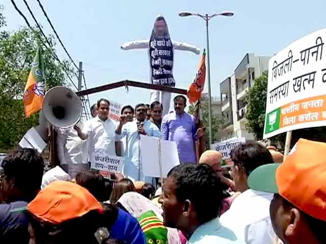 दिल्ली में पानी की किल्लत को लेकर AAP सरकार के खिलाफ बीजेपी ने खोला मोर्चा