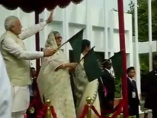 Video : PM Modi, Bangladesh PM Flag Off Kolkata-Dhaka-Agartala Bus Service