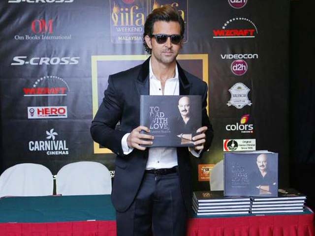 Hrithik Roshan Launches Sister's Book at IIFA