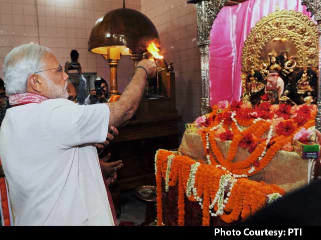 PM Narendra Modi Visits Dhakeshwari Temple, Ramakrishna Mission in Bangladesh