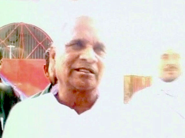 सपा नेता का शर्मनाक बयान, 'लड़का-लड़की की आपसी सहमति से होता है बलात्कार'