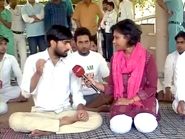 'रोग से छुटकारा दिलाता है योग, इसे धर्म से जोड़ना गलत'