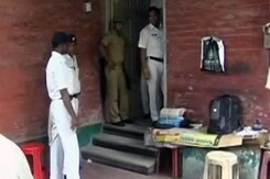 कोलकाता: बहन के 6 महीने पुराने कंकाल के साथ रह रहा था शख्स कोलकाता: बहन के 6 महीने पुराने कंकाल के साथ रह रहा था शख्स