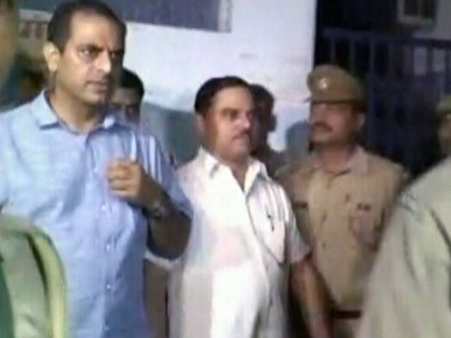 इंडिया 7 बजे : फर्जी डिग्री मामले में फंसे तोमर को कोर्ट से नहीं मिली राहत