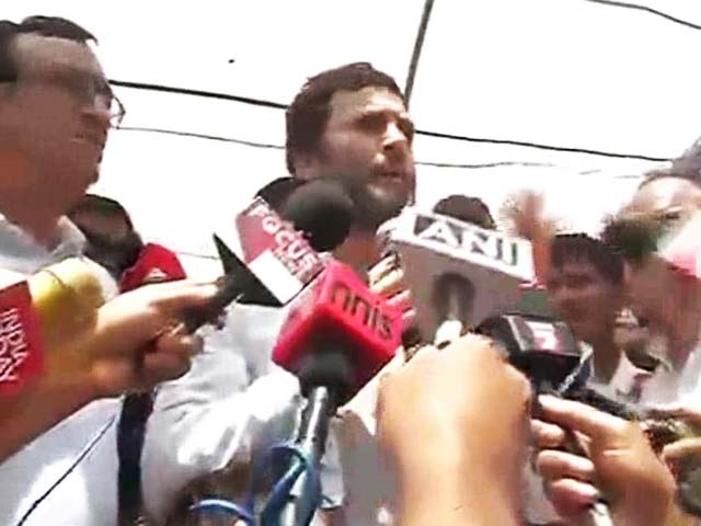 Videos : राहुल ने हड़ताली सफाई कर्मियों से कहा - मांगने से नहीं, शक्ति दिखाने से कुछ हासिल होगा