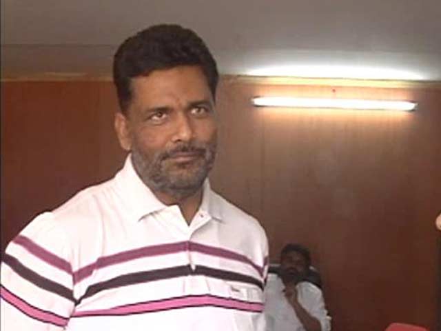 Bihar Lawmaker Pappu Yadav Allegedly Threatened to Hit Airhostess With Slippers