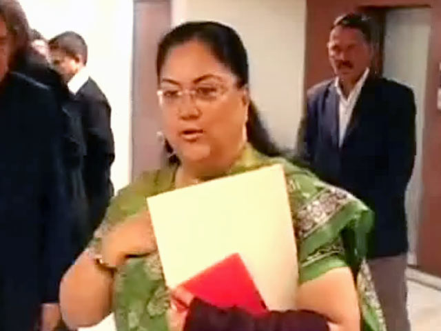 नेशनल रिपोर्टर : वसुंधरा घिरीं, पार्टी अलग